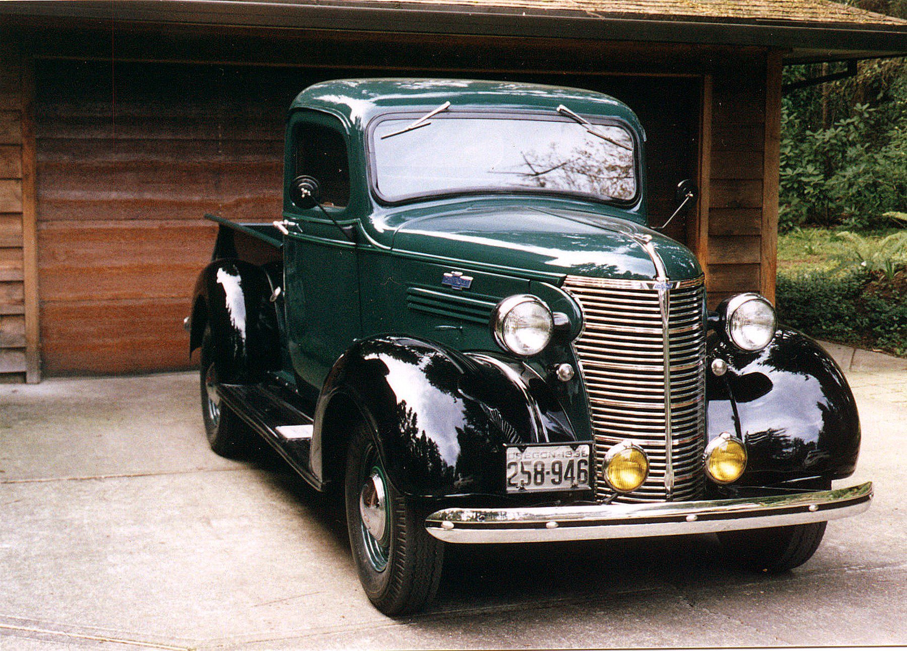 Robert & Frankie Douglas' 1938 Chevrolet 1/2 Ton Pickup